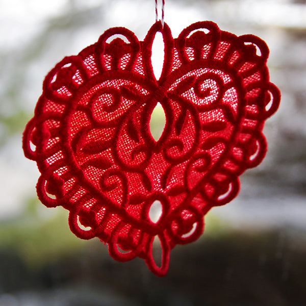 Delicate Filigree Heart (Lace)