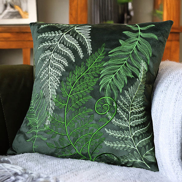 Wavy Whitework Feather Fern