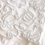 Pooh Bear Honey and Bees Sketch (Edge-to-Edge Quilting)