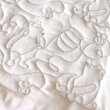 Pooh Bear Honey and Bees Sketch (Edge-to-Edge Quilting)