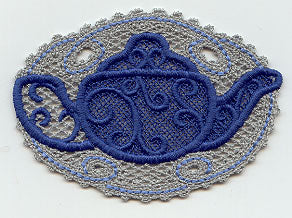 Oil Lamp (Battenburg Lace)