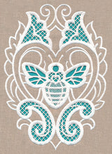 Bee Beauty Oval (Cutwork)