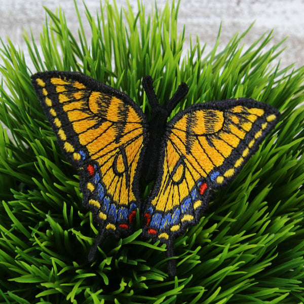 Free-Flying Eastern Tiger Swallowtail (In-the-Hoop)