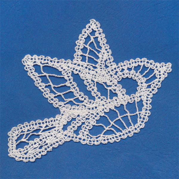 Delicate Robin (Battenburg Lace)