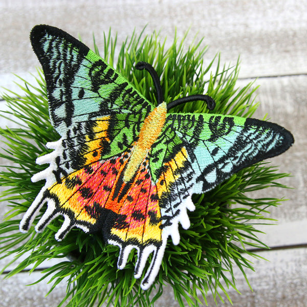 Free-Flying Madagascan Sunset Moth (In-the-Hoop)