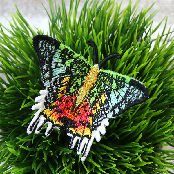 Free-Flying Madagascan Sunset Moth (In-the-Hoop)