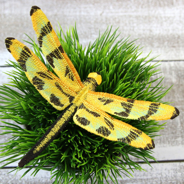 Free-Flying Halloween Pennant (In-the-Hoop)