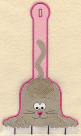 Crouching Kitty Towel Topper