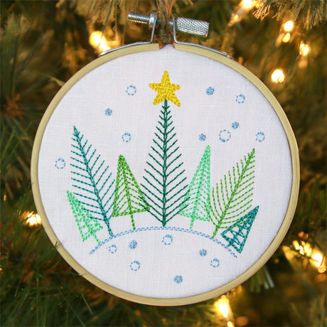 Homespun Christmas Tree Scene