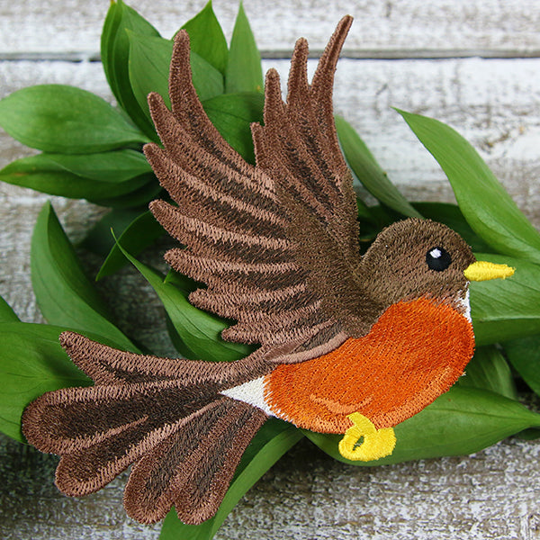 Free-Flying American Robin (In-the-Hoop)