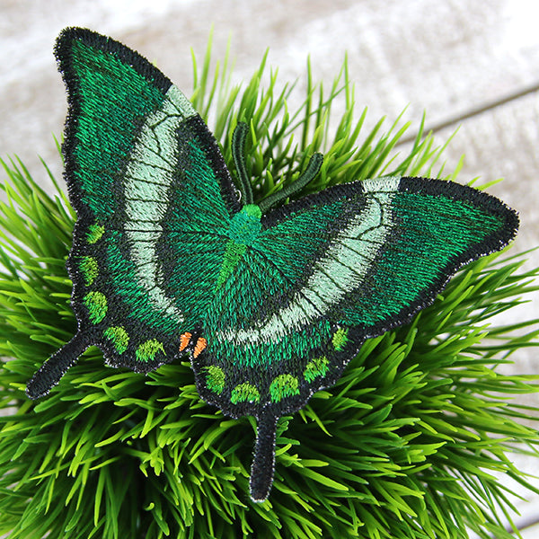 Free-Flying Emerald Swallowtail Butterfly (In-the-Hoop)