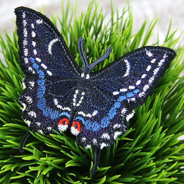 Free-Flying Black Swallowtail Butterfly (In-the-Hoop)