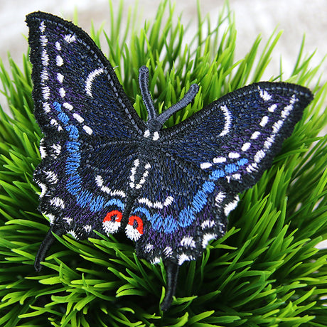 Free-Flying Black Swallowtail Butterfly (In-the-Hoop)