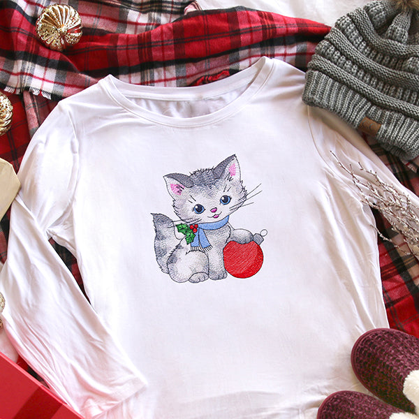 Festive Kitty with Ornament