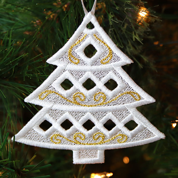 Dazzling Christmas Tree Ornament (Lace)