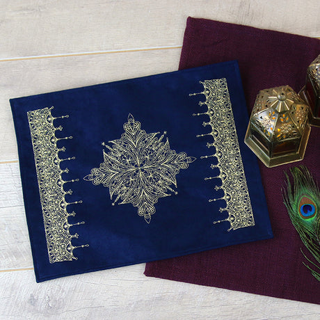 Elegant Mehndi Feature