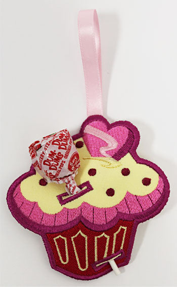 Valentine's Lollipop Holder - Cupcake (In-the-Hoop)