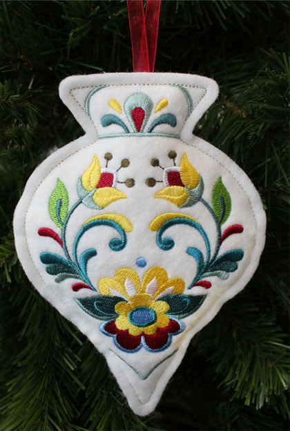 Christmas Vintage Ornament (In-the-Hoop)
