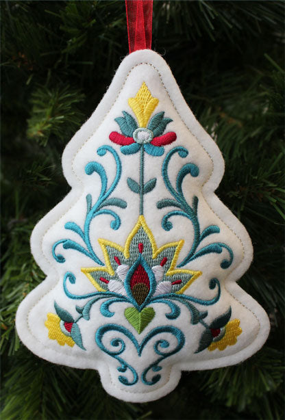 Christmas Tree Ornament (In-the-Hoop)