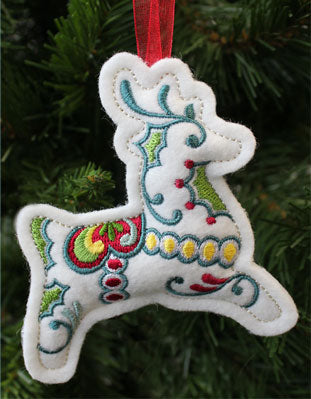 Christmas Reindeer Ornament (In-the-Hoop)