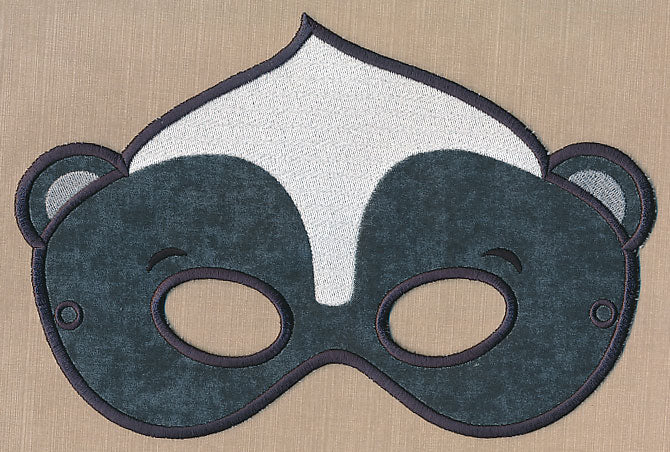 Woodland Skunk Mask - Large (In-the-Hoop)