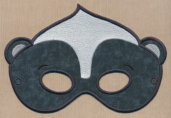 Woodland Skunk Mask - Large (In-the-Hoop)