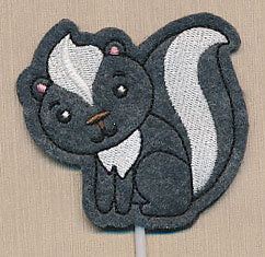 Woodland Skunk Topper (In-the-Hoop)