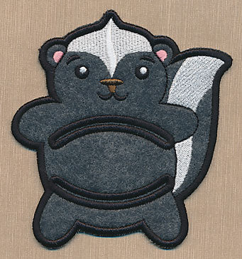 Woodland Skunk Napkin Holder (In-the-Hoop)