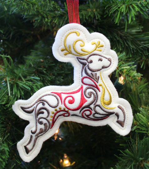 Christmas Filigree Reindeer (In-the-Hoop)