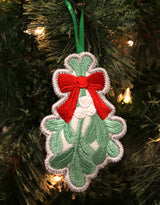 Heirloom Stuffed Ornament - Mistletoe (In-the-Hoop)