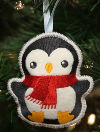 Heirloom Christmas Ornament - Penguin (In-the-Hoop)