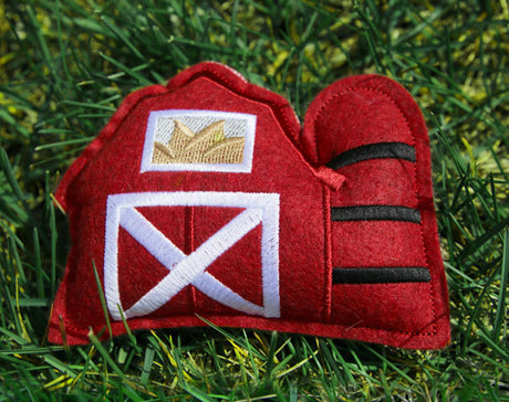 Barn Barnyard Stuffie (In-the-Hoop)