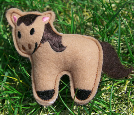 Horse Barnyard Stuffie (In-the-Hoop)