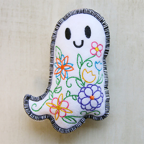 Heirloom Ghost Stuffie (In-the-Hoop)