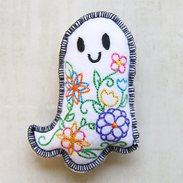 Heirloom Ghost Stuffie (In-the-Hoop)