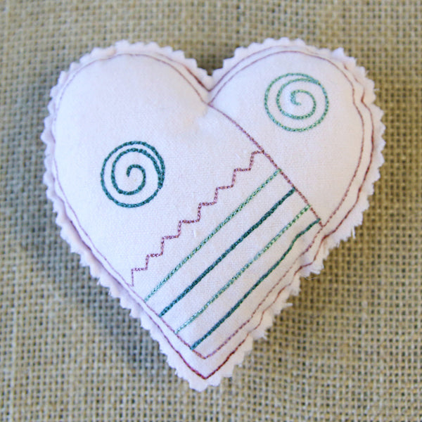 Christmas Stuffie - Heart (In-the-Hoop)