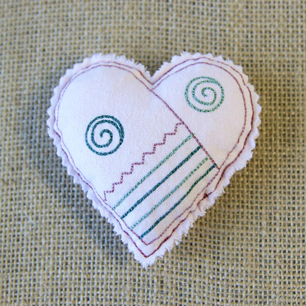 Christmas Stuffie - Heart (In-the-Hoop)