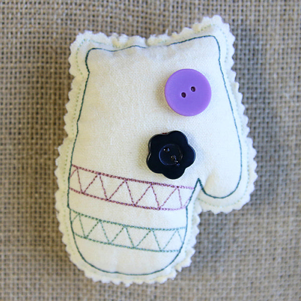 Christmas Stuffie - Mitten (In-the-Hoop)