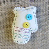 Christmas Stuffie - Mitten (In-the-Hoop)