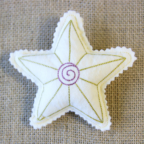 Christmas Stuffie - Star (In-the-Hoop)