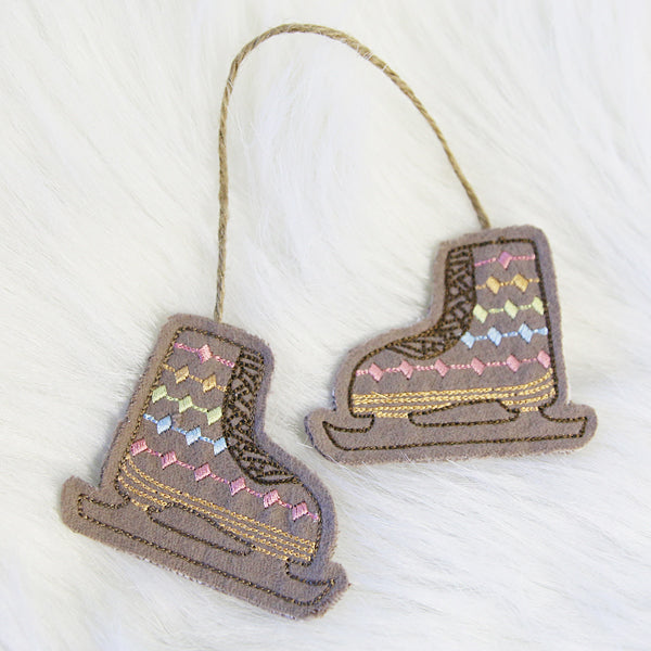 Ice Skate Pair Ornament (In-the-Hoop)