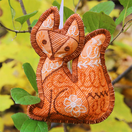 Woodland Wildlife Ornament - Fox (In-the-Hoop)