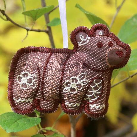 Woodland Wildlife Ornament - Bear (In-the-Hoop)