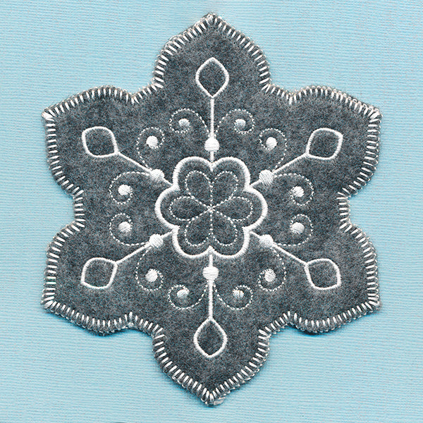 Elegant Christmas Snowflake Ornament (In-the-Hoop)