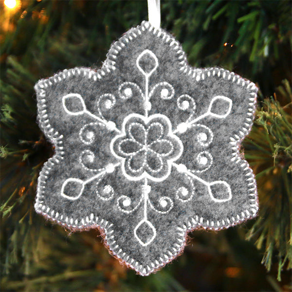 Elegant Christmas Snowflake Ornament (In-the-Hoop)