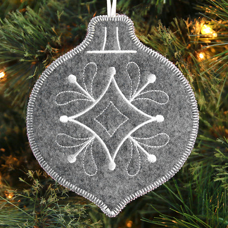 Elegant Christmas Bauble Ornament (In-the-Hoop)