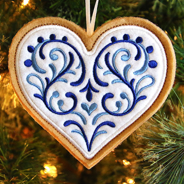 Delft Blue Christmas Cookie - Heart (In-the-Hoop)