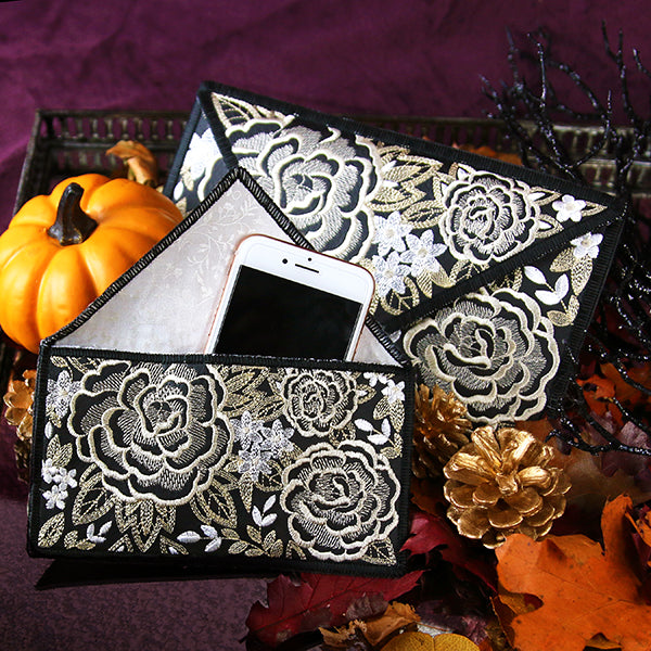 Elegant Floral Envelope Clutch (In-the-Hoop)