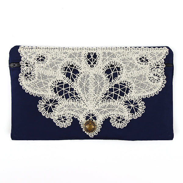 Elegant Lacy Lined Zipper Pouch (In-the-Hoop)