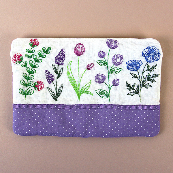 Dainty Wildflower Lined Zipper Pouch (In-the-Hoop)